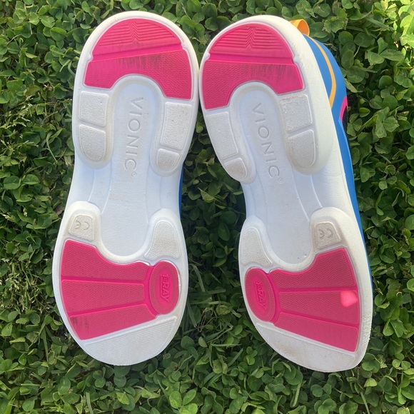 Vionic Guinn Bungee Lace Sneakers, size 8, NWOT - Picture 4 of 7